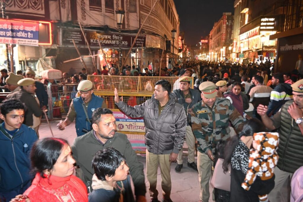 गणतंत्र दिवस और स्नान पर्व के मद्देनजर वाराणसी में सुरक्षा और यातायात का निरीक्षण गणतंत्र दिवस और स्नान पर्व के मद्देनजर वाराणसी में सुरक्षा और यातायात का निरीक्षण गणतंत्र दिवस और स्नान पर्व के मद्देनजर वाराणसी में सुरक्षा और यातायात का निरीक्षण