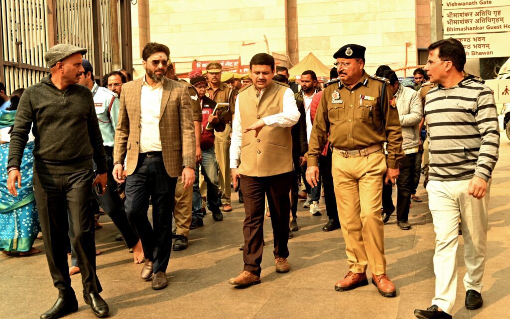 महाकुंभ 2025 की तैयारियों का अधिकारियों ने किया निरीक्षण, श्रद्धालुओं की सुविधाओं पर विशेष ध्यान महाकुंभ 2025 की तैयारियों का अधिकारियों ने किया निरीक्षण, श्रद्धालुओं की सुविधाओं पर विशेष ध्यान महाकुंभ 2025 की तैयारियों का अधिकारियों ने किया निरीक्षण, श्रद्धालुओं की सुविधाओं पर विशेष ध्यान