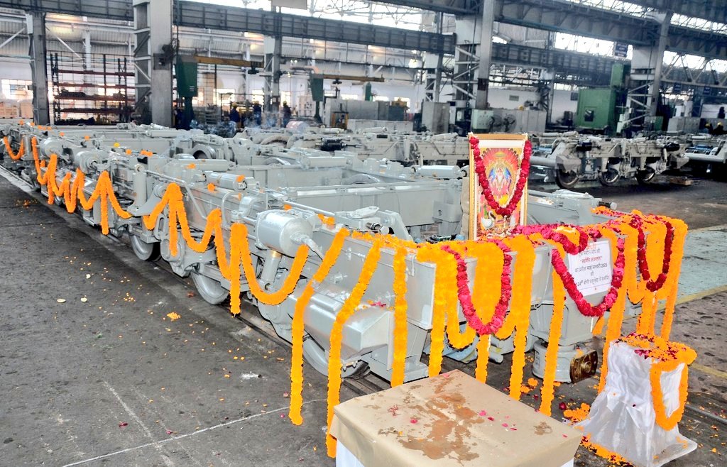 बनारस रेल इंजन कारखाना ने बनाया रिकॉर्ड, जनवरी में 124 इलेक्ट्रिक लोको बोगियों का निर्माण बनारस रेल इंजन कारखाना ने बनाया रिकॉर्ड, जनवरी में 124 इलेक्ट्रिक लोको बोगियों का निर्माण बनारस रेल इंजन कारखाना ने बनाया रिकॉर्ड, जनवरी में 124 इलेक्ट्रिक लोको बोगियों का निर्माण