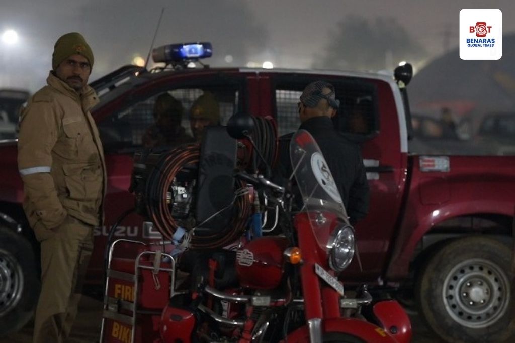 महाकुंभ 2025: संगम तट पर उमड़ रहा आस्था का सैलाब, एक क्लिक में जानें फ्री ठहरने, खाने और यातायात की हर जानकारी महाकुंभ 2025: संगम तट पर उमड़ रहा आस्था का सैलाब, एक क्लिक में जानें फ्री ठहरने, खाने और यातायात की हर जानकारी महाकुंभ 2025: संगम तट पर उमड़ रहा आस्था का सैलाब, एक क्लिक में जानें फ्री ठहरने, खाने और यातायात की हर जानकारी
