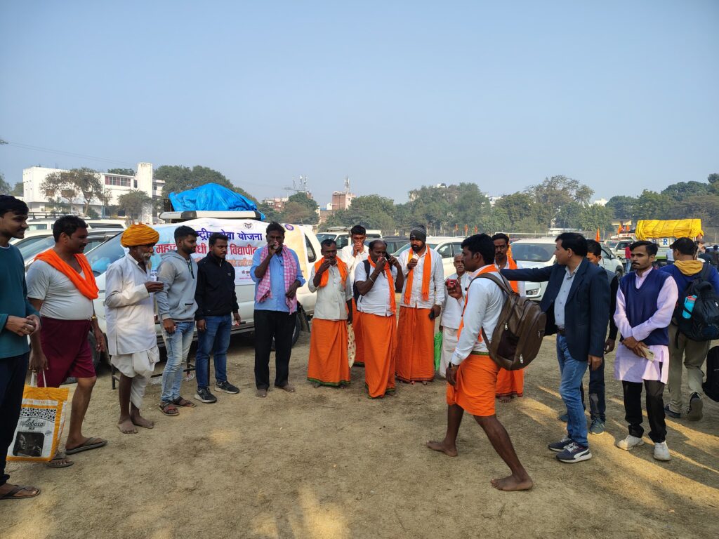 काशी विद्यापीठ के एनएसएस स्वयंसेवकों का सेवा कार्य जारी, दर्शनार्थियों को मिला सहयोग और अल्पाहार काशी विद्यापीठ के एनएसएस स्वयंसेवकों का सेवा कार्य जारी, दर्शनार्थियों को मिला सहयोग और अल्पाहार काशी विद्यापीठ के एनएसएस स्वयंसेवकों का सेवा कार्य जारी, दर्शनार्थियों को मिला सहयोग और अल्पाहार