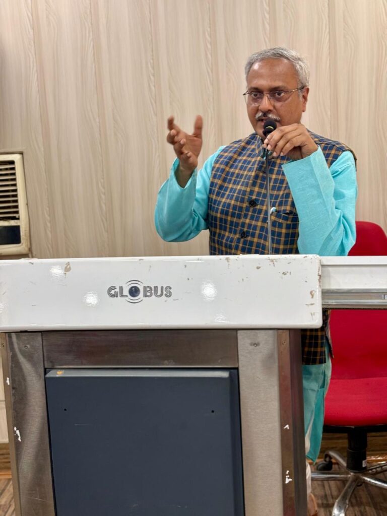 काशी विद्यापीठ में समाज कार्य शिक्षकों का प्रशिक्षण कार्यक्रम संपन्न, ज्वलंत सामाजिक मुद्दों पर हुई चर्चा काशी विद्यापीठ में समाज कार्य शिक्षकों का प्रशिक्षण कार्यक्रम संपन्न, ज्वलंत सामाजिक मुद्दों पर हुई चर्चा काशी विद्यापीठ में समाज कार्य शिक्षकों का प्रशिक्षण कार्यक्रम संपन्न, ज्वलंत सामाजिक मुद्दों पर हुई चर्चा