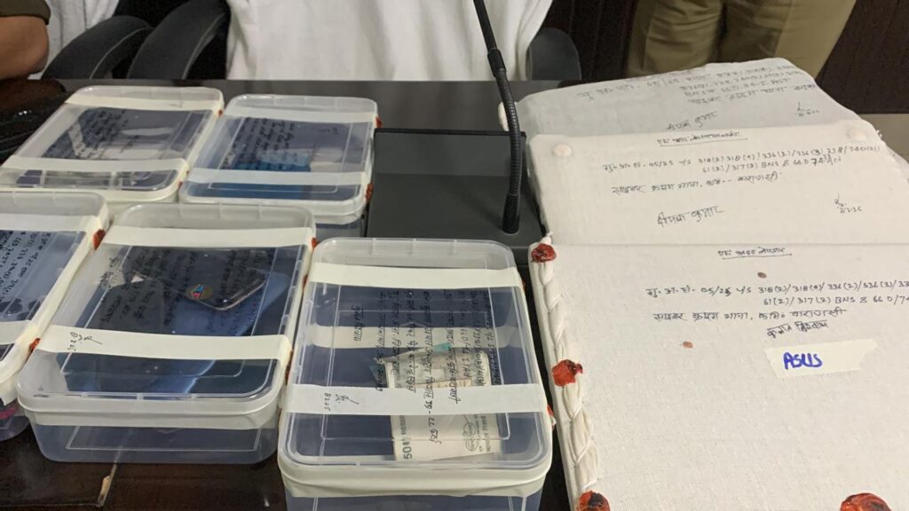 विदेशी नौकरी के नाम पर 80 लाख की साइबर ठगी, वाराणसी पुलिस ने गिरोह का किया भंडाफोड़ विदेशी नौकरी के नाम पर 80 लाख की साइबर ठगी, वाराणसी पुलिस ने गिरोह का किया भंडाफोड़ विदेशी नौकरी के नाम पर 80 लाख की साइबर ठगी, वाराणसी पुलिस ने गिरोह का किया भंडाफोड़