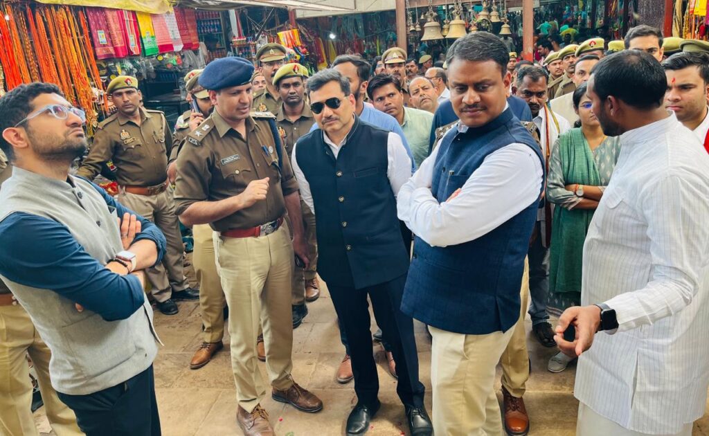 महाशिवरात्रि की तैयारियों का जायजा लेने मार्कण्डेय महादेव मंदिर पहुंचे सीपी और डीएम महाशिवरात्रि की तैयारियों का जायजा लेने मार्कण्डेय महादेव मंदिर पहुंचे सीपी और डीएम महाशिवरात्रि की तैयारियों का जायजा लेने मार्कण्डेय महादेव मंदिर पहुंचे सीपी और डीएम