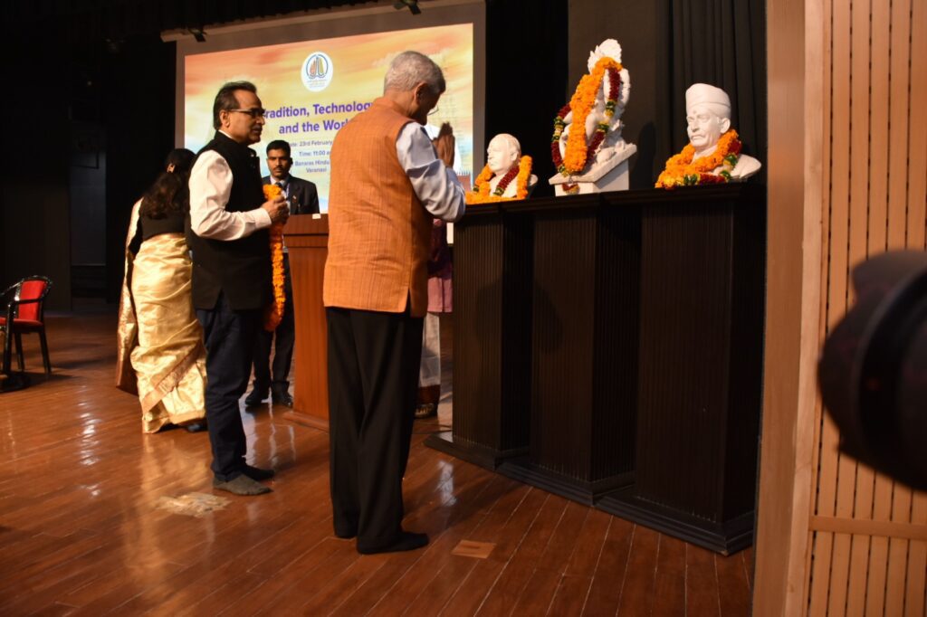 विदेश मंत्री एस. जयशंकर ने 45 देशों के राजदूतों संग काशी तमिल संगमम में किया संवाद विदेश मंत्री एस. जयशंकर ने 45 देशों के राजदूतों संग काशी तमिल संगमम में किया संवाद विदेश मंत्री एस. जयशंकर ने 45 देशों के राजदूतों संग काशी तमिल संगमम में किया संवाद