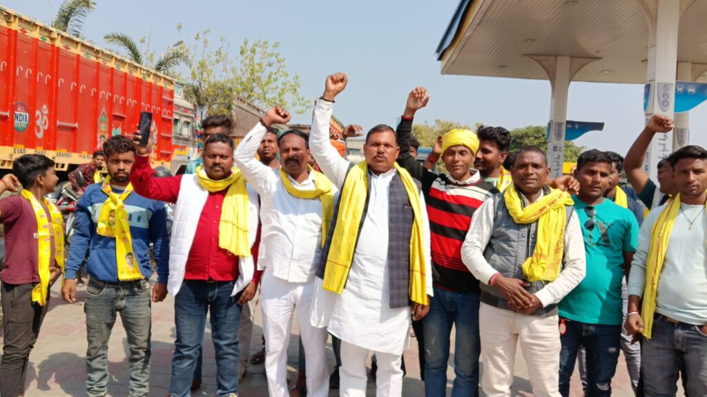 सुहेलदेव समाज पार्टी ने उमेश राजभर के नेतृत्व में निकाली बाइक रैली सुहेलदेव समाज पार्टी ने उमेश राजभर के नेतृत्व में निकाली बाइक रैली सुहेलदेव समाज पार्टी ने उमेश राजभर के नेतृत्व में निकाली बाइक रैली