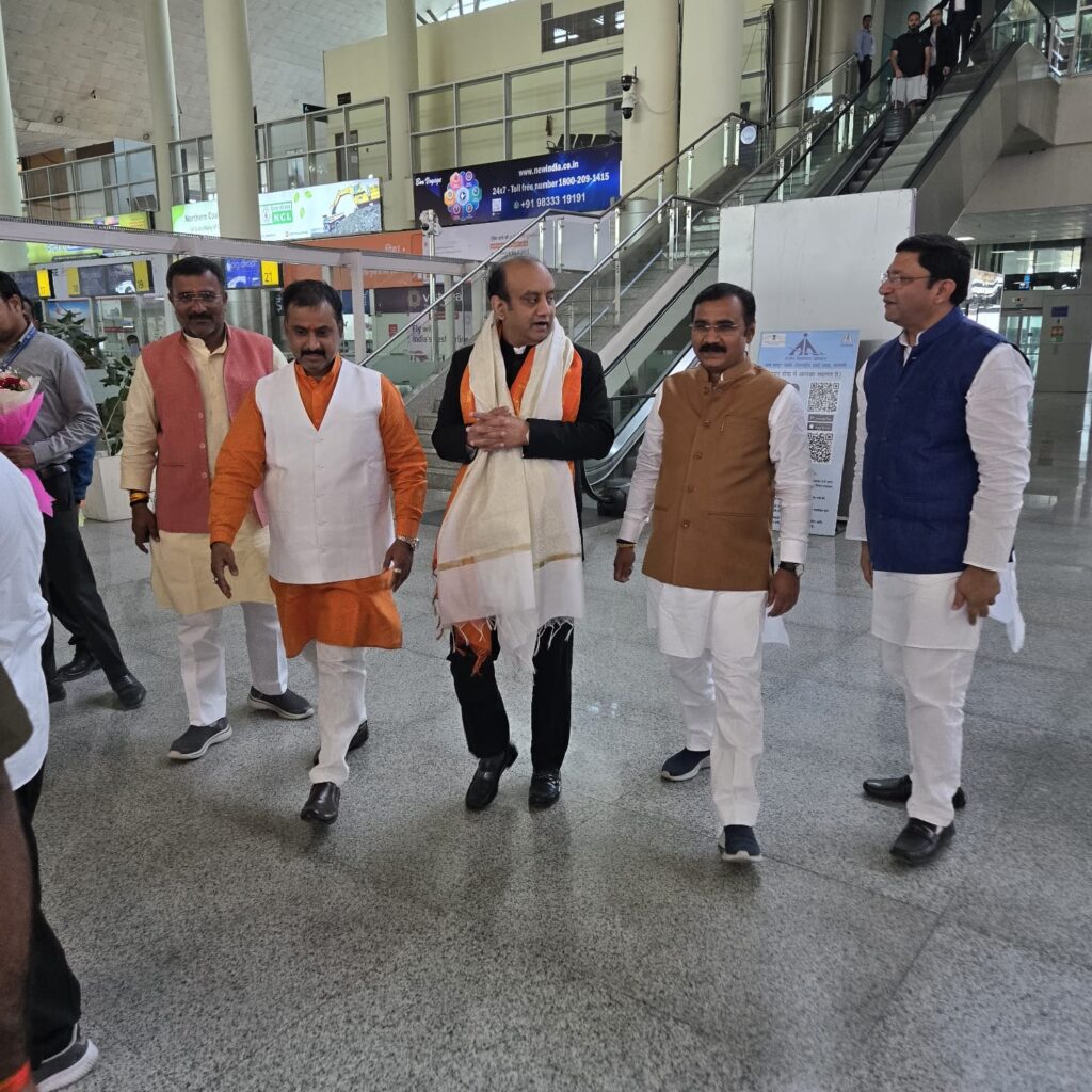 काशी पहुंचे भाजपा राष्ट्रीय प्रवक्ता सुधांशु त्रिवेदी, कार्यकर्ताओं ने किया भव्य स्वागत काशी पहुंचे भाजपा राष्ट्रीय प्रवक्ता सुधांशु त्रिवेदी, कार्यकर्ताओं ने किया भव्य स्वागत काशी पहुंचे भाजपा राष्ट्रीय प्रवक्ता सुधांशु त्रिवेदी, कार्यकर्ताओं ने किया भव्य स्वागत