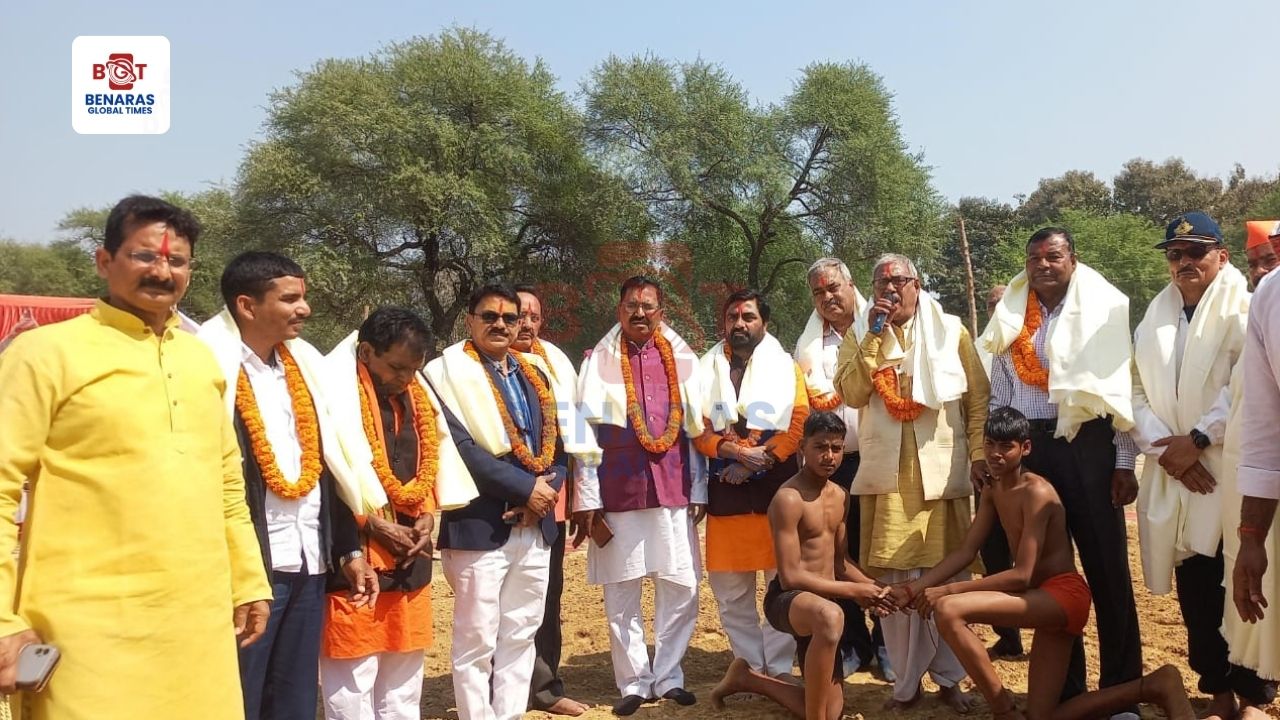 ओलंपियन स्व. लक्ष्मीकांत पांडेय 'चिक्कन पहलवान' की स्मृति में कुश्ती दंगल का भव्य शुभारंभ