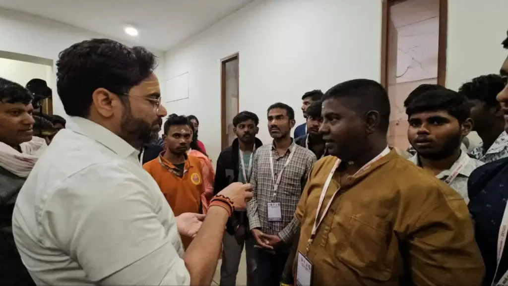 काशी तमिल संगमम् 3.0: तमिलनाडु से आए अतिथियों ने किया बाबा विश्वनाथ के दर्शन काशी तमिल संगमम् 3.0: तमिलनाडु से आए अतिथियों ने किया बाबा विश्वनाथ के दर्शन काशी तमिल संगमम् 3.0: तमिलनाडु से आए अतिथियों ने किया बाबा विश्वनाथ के दर्शन