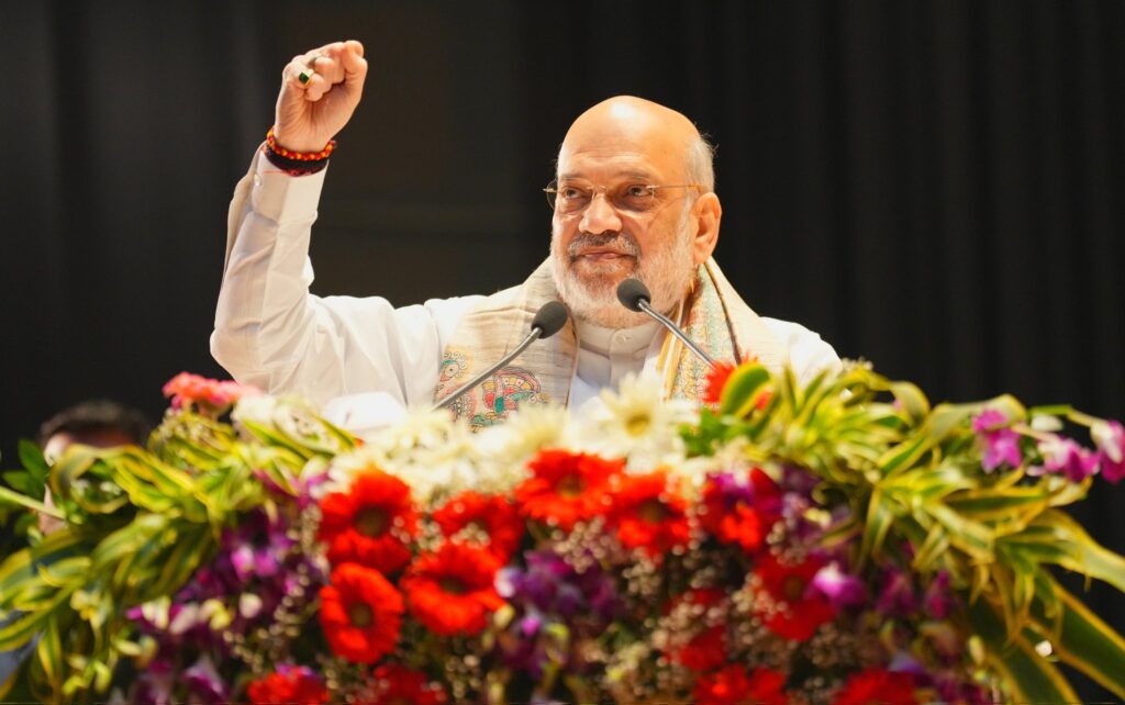 Amit Shah Bihar Visit: 823 करोड़ की परियोजनाओं का शिलान्यास, लालू परिवार पर जमकर निशाना Amit Shah Bihar Visit: 823 करोड़ की परियोजनाओं का शिलान्यास, लालू परिवार पर जमकर निशाना Amit Shah Bihar Visit: 823 करोड़ की परियोजनाओं का शिलान्यास, लालू परिवार पर जमकर निशाना