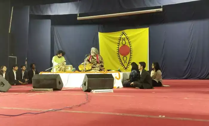 Kashiyatra 2025: IIT(BHU) के सांस्कृतिक महोत्सव का भव्य शुभारंभ, भारत की समृद्ध विरासत को मिला मंच Kashiyatra 2025