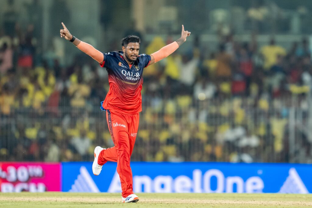 CSK vs RCB : हेजलवुड के कहर और पाटीदार की अर्धशतकीय पारी से RCB की ऐतिहासिक जीत CSK vs RCB : हेजलवुड के कहर और पाटीदार की अर्धशतकीय पारी से RCB की ऐतिहासिक जीत CSK vs RCB : हेजलवुड के कहर और पाटीदार की अर्धशतकीय पारी से RCB की ऐतिहासिक जीत