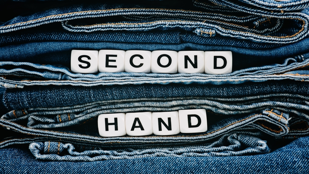 Second Hand Fashion: महंगे कपड़े क्यों खरीदें जब आधुनिक फ़ैशन के सस्ते विकल्प उपलब्ध हैं Second Hand Fashion: महंगे कपड़े क्यों खरीदें जब आधुनिक फ़ैशन के सस्ते विकल्प उपलब्ध हैं Second Hand Fashion: महंगे कपड़े क्यों खरीदें जब आधुनिक फ़ैशन के सस्ते विकल्प उपलब्ध हैं