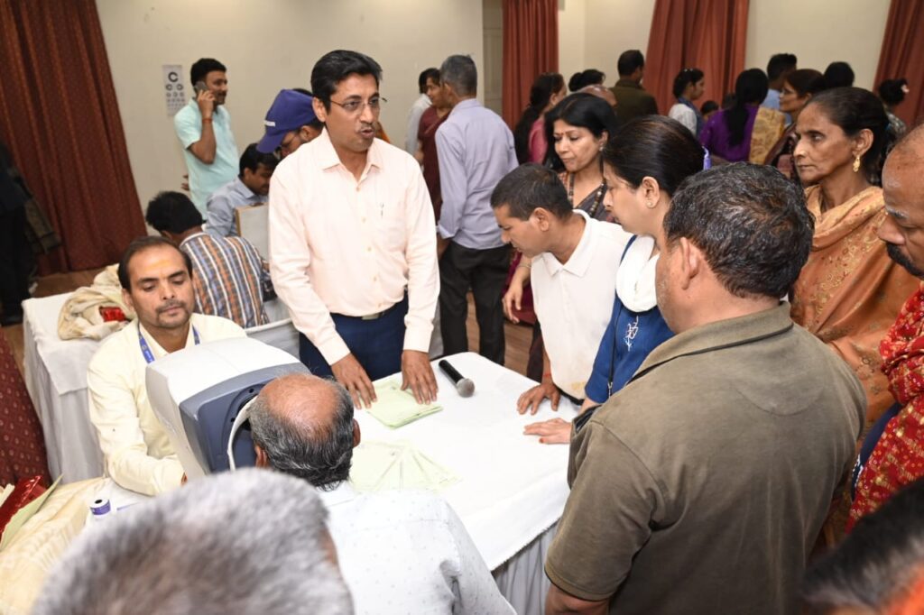 वाराणसी में निःशुल्क नेत्र परीक्षण और मोतियाबिंद शिविर का आयोजन, 375 से अधिक रोगियों को मिला लाभ वाराणसी में निःशुल्क नेत्र परीक्षण और मोतियाबिंद शिविर का आयोजन, 375 से अधिक रोगियों को मिला लाभ वाराणसी में निःशुल्क नेत्र परीक्षण और मोतियाबिंद शिविर का आयोजन, 375 से अधिक रोगियों को मिला लाभ