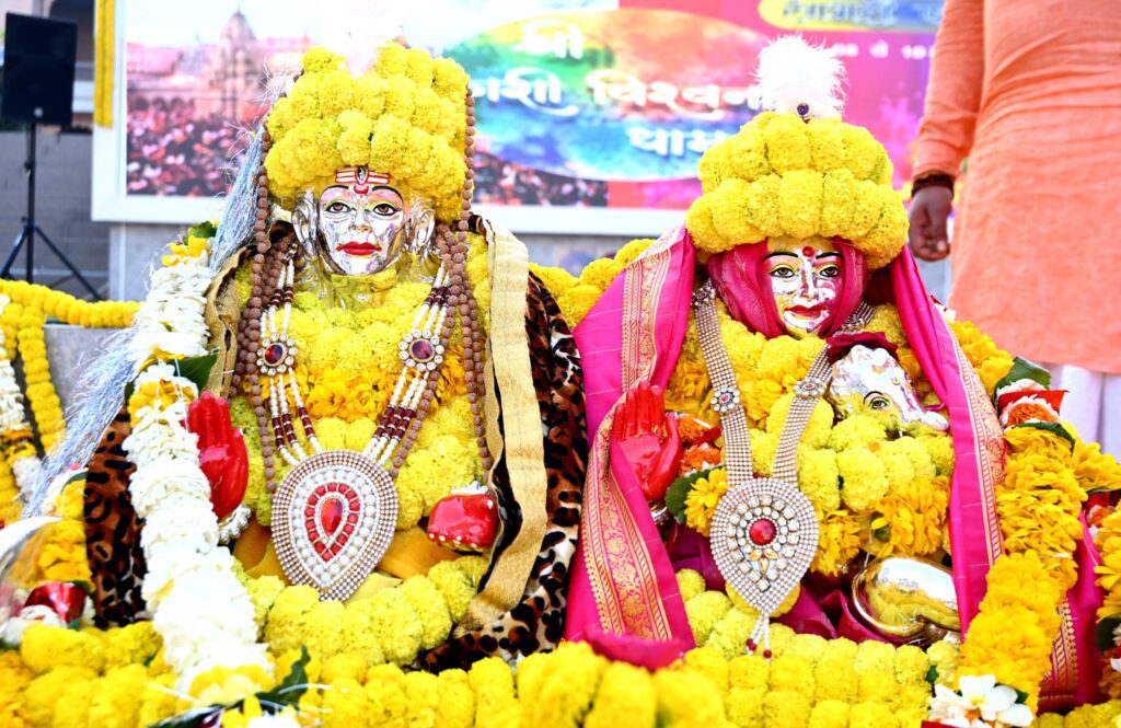 Rangbhari Ekadashi Kashi : बाबा विश्वनाथ-मां गौरा की चल प्रतिमा का पूजन, हल्दी उत्सव में उमड़ा जनसैलाब Rangbhari Ekadashi Kashi