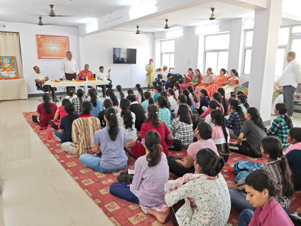 MGKVP Martial Arts Training : छात्रा-मार्शल आर्ट्स प्रशिक्षण शिविर का शुभारंभ, आत्मरक्षा और आत्मनिर्भरता पर जोर MGKVP Martial Arts Training : छात्रा-मार्शल आर्ट्स प्रशिक्षण शिविर का शुभारंभ, आत्मरक्षा और आत्मनिर्भरता पर जोर MGKVP Martial Arts Training : छात्रा-मार्शल आर्ट्स प्रशिक्षण शिविर का शुभारंभ, आत्मरक्षा और आत्मनिर्भरता पर जोर