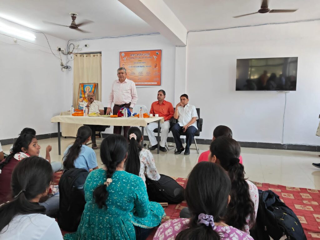 MGKVP Martial Arts Training : छात्रा-मार्शल आर्ट्स प्रशिक्षण शिविर का शुभारंभ, आत्मरक्षा और आत्मनिर्भरता पर जोर MGKVP Martial Arts Training : छात्रा-मार्शल आर्ट्स प्रशिक्षण शिविर का शुभारंभ, आत्मरक्षा और आत्मनिर्भरता पर जोर MGKVP Martial Arts Training : छात्रा-मार्शल आर्ट्स प्रशिक्षण शिविर का शुभारंभ, आत्मरक्षा और आत्मनिर्भरता पर जोर