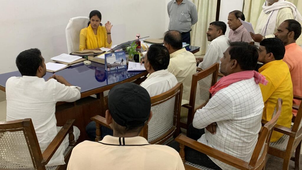 Water Tax बकाया में छूट और बिल सुधार की मांग को लेकर कांग्रेस ने नगर आयुक्त को सौंपा पत्र Water Tax बकाया में छूट और बिल सुधार की मांग को लेकर कांग्रेस ने नगर आयुक्त को सौंपा पत्र Water Tax बकाया में छूट और बिल सुधार की मांग को लेकर कांग्रेस ने नगर आयुक्त को सौंपा पत्र