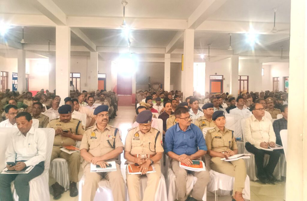 Mirzapur police : चैत्र नवरात्रि मेला विन्ध्याचल-2025 को सकुशल सम्पन्न कराने हेतु पुलिस और प्रशासनिक अधिकारियों की ब्रीफिंग Mirzapur police : चैत्र नवरात्रि मेला विन्ध्याचल-2025 को सकुशल सम्पन्न कराने हेतु पुलिस और प्रशासनिक अधिकारियों की ब्रीफिंग Mirzapur police : चैत्र नवरात्रि मेला विन्ध्याचल-2025 को सकुशल सम्पन्न कराने हेतु पुलिस और प्रशासनिक अधिकारियों की ब्रीफिंग