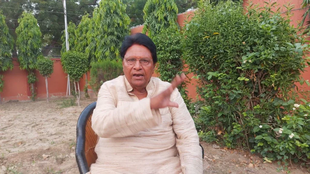 Karni Sena attack : करणी सेना का सपा सांसद रामजी लाल सुमन के घर पर हमला, सपा कार्यकर्ताओं ने सुरक्षा बढ़ाने की की मांग Karni Sena attack : करणी सेना का सपा सांसद रामजी लाल सुमन के घर पर हमला, सपा कार्यकर्ताओं ने सुरक्षा बढ़ाने की की मांग Karni Sena attack : करणी सेना का सपा सांसद रामजी लाल सुमन के घर पर हमला, सपा कार्यकर्ताओं ने सुरक्षा बढ़ाने की की मांग