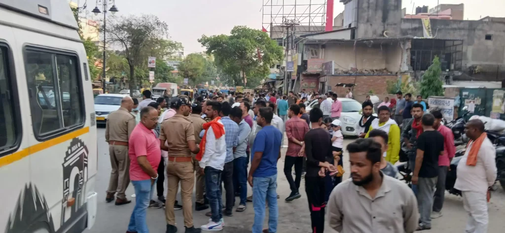 Road Accident : लंका थाना क्षेत्र में सड़क हादसा, मिनी बस की टक्कर से 18 वर्षीय छात्र नितिन गंभीर रूप से घायल Road Accident : लंका थाना क्षेत्र में सड़क हादसा, मिनी बस की टक्कर से 18 वर्षीय छात्र नितिन गंभीर रूप से घायल Road Accident : लंका थाना क्षेत्र में सड़क हादसा, मिनी बस की टक्कर से 18 वर्षीय छात्र नितिन गंभीर रूप से घायल