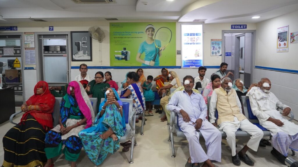 Free Eye Surgery: आर.के. नेत्रालय में मोतियाबिंद का मुफ्त इलाज, 12 मरीजों की फ्री आई सर्जरी Free Eye Surgery: आर.के. नेत्रालय में मोतियाबिंद का मुफ्त इलाज, 12 मरीजों की फ्री आई सर्जरी Free Eye Surgery: आर.के. नेत्रालय में मोतियाबिंद का मुफ्त इलाज, 12 मरीजों की फ्री आई सर्जरी
