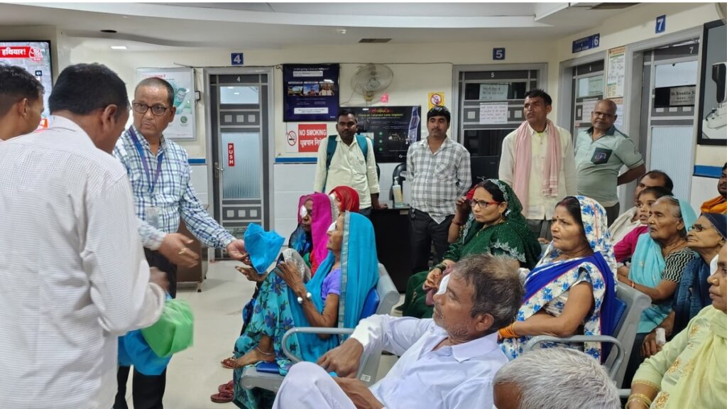 Free Eye Surgery: आर.के. नेत्रालय में मोतियाबिंद का मुफ्त इलाज, 12 मरीजों की फ्री आई सर्जरी Free Eye Surgery: आर.के. नेत्रालय में मोतियाबिंद का मुफ्त इलाज, 12 मरीजों की फ्री आई सर्जरी Free Eye Surgery: आर.के. नेत्रालय में मोतियाबिंद का मुफ्त इलाज, 12 मरीजों की फ्री आई सर्जरी