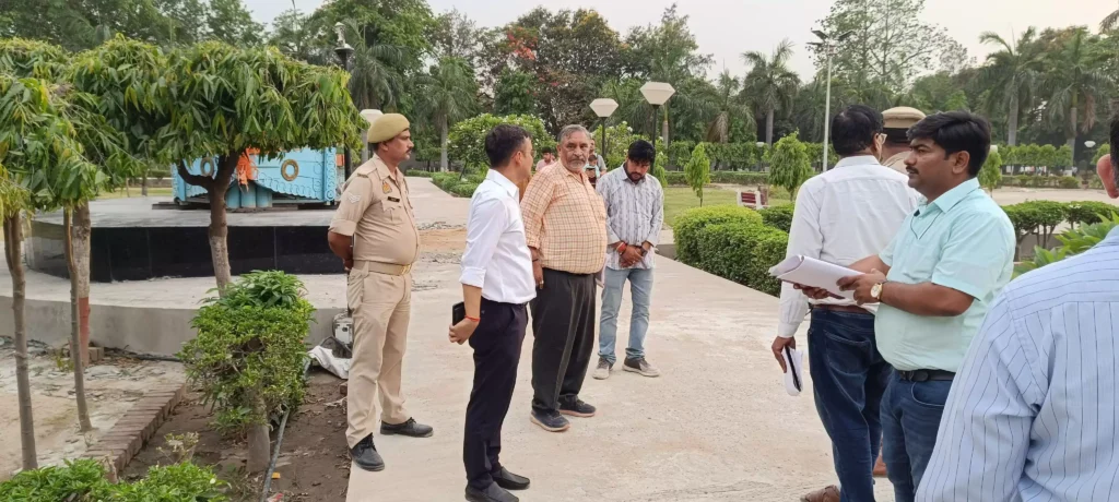 Varanasi DM : जिलाधिकारी ने किया संत गुरु रविदास पार्क के निर्माण कार्यों का निरीक्षण, गुणवत्ता के साथ शीघ्र पूरा करने के निर्देश Varanasi DM : जिलाधिकारी ने किया संत गुरु रविदास पार्क के निर्माण कार्यों का निरीक्षण, गुणवत्ता के साथ शीघ्र पूरा करने के निर्देश Varanasi DM : जिलाधिकारी ने किया संत गुरु रविदास पार्क के निर्माण कार्यों का निरीक्षण, गुणवत्ता के साथ शीघ्र पूरा करने के निर्देश