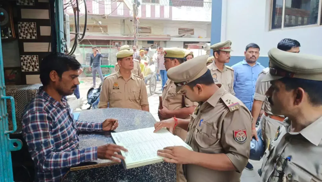 Varanasi Police: गैंगरेप घटना के बाद पुलिस का सघन चेकिंग अभियान, स्पा पार्लर और गेस्ट हाउस पर कड़ी नजर Varanasi Police: गैंगरेप घटना के बाद पुलिस का सघन चेकिंग अभियान, स्पा पार्लर और गेस्ट हाउस पर कड़ी नजर Varanasi Police: गैंगरेप घटना के बाद पुलिस का सघन चेकिंग अभियान, स्पा पार्लर और गेस्ट हाउस पर कड़ी नजर