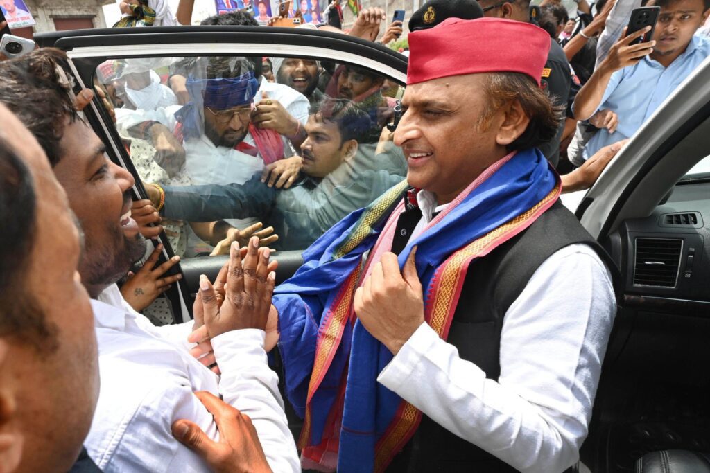 Akhilesh Yadav In Agra: 'करणी सेना नहीं, योगी सेना डराने की साजिश रच रही Akhilesh Yadav In Agra: 'करणी सेना नहीं, योगी सेना डराने की साजिश रच रही Akhilesh Yadav In Agra: 'करणी सेना नहीं, योगी सेना डराने की साजिश रच रही