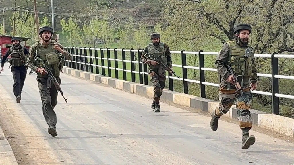 Pahalgam Terror Attack: कई पर्यटकों की हुई मौत, छह घायल,सुरक्षा बलों ने शुरू किया तलाशी अभियान Pahalgam Terror Attack: कई पर्यटकों की हुई मौत, छह घायल,सुरक्षा बलों ने शुरू किया तलाशी अभियान Pahalgam Terror Attack: कई पर्यटकों की हुई मौत, छह घायल,सुरक्षा बलों ने शुरू किया तलाशी अभियान
