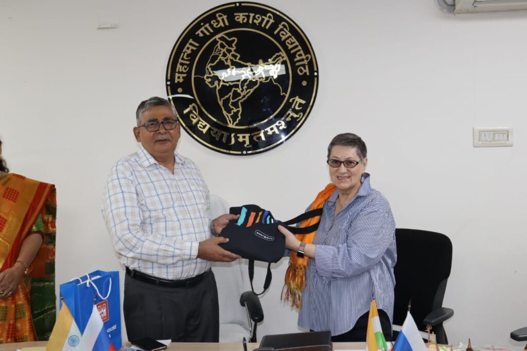 MGKVP : काशी विद्यापीठ और रसियन स्टेट लाइब्रेरी फॉर यंग एडल्ट्स, मॉस्को के बीच एमओयू पर हस्ताक्षर MGKVP : काशी विद्यापीठ और रसियन स्टेट लाइब्रेरी फॉर यंग एडल्ट्स, मॉस्को के बीच एमओयू पर हस्ताक्षर MGKVP : काशी विद्यापीठ और रसियन स्टेट लाइब्रेरी फॉर यंग एडल्ट्स, मॉस्को के बीच एमओयू पर हस्ताक्षर