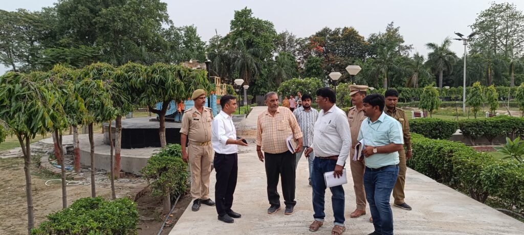 Varanasi DM : जिलाधिकारी ने किया संत गुरु रविदास पार्क के निर्माण कार्यों का निरीक्षण, गुणवत्ता के साथ शीघ्र पूरा करने के निर्देश Varanasi DM : जिलाधिकारी ने किया संत गुरु रविदास पार्क के निर्माण कार्यों का निरीक्षण, गुणवत्ता के साथ शीघ्र पूरा करने के निर्देश Varanasi DM : जिलाधिकारी ने किया संत गुरु रविदास पार्क के निर्माण कार्यों का निरीक्षण, गुणवत्ता के साथ शीघ्र पूरा करने के निर्देश