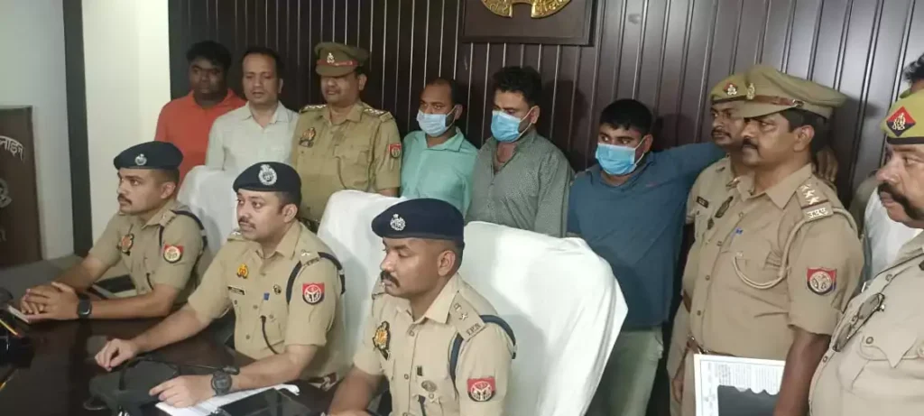 Varanasi Police : संकटमोचन महंत के आवास में चोरी का खुलासा,पुलिस मुठभेड़ में छह गिरफ्तार, तीन घायल Varanasi Police : संकटमोचन महंत के आवास में चोरी का खुलासा,पुलिस मुठभेड़ में छह गिरफ्तार, तीन घायल Varanasi Police : संकटमोचन महंत के आवास में चोरी का खुलासा,पुलिस मुठभेड़ में छह गिरफ्तार, तीन घायल