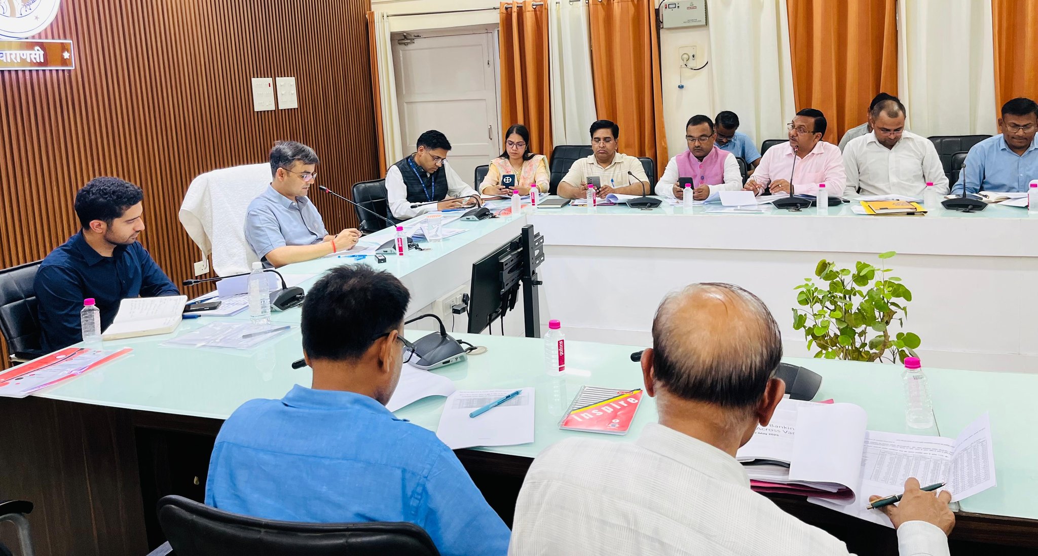 WDC-PMKSY 2.0 योजना की समीक्षा, जिलाधिकारी ने तालाबों की उपयोगिता के लिए फोटोग्राफ तलब किए WDC-PMKSY 2.0
