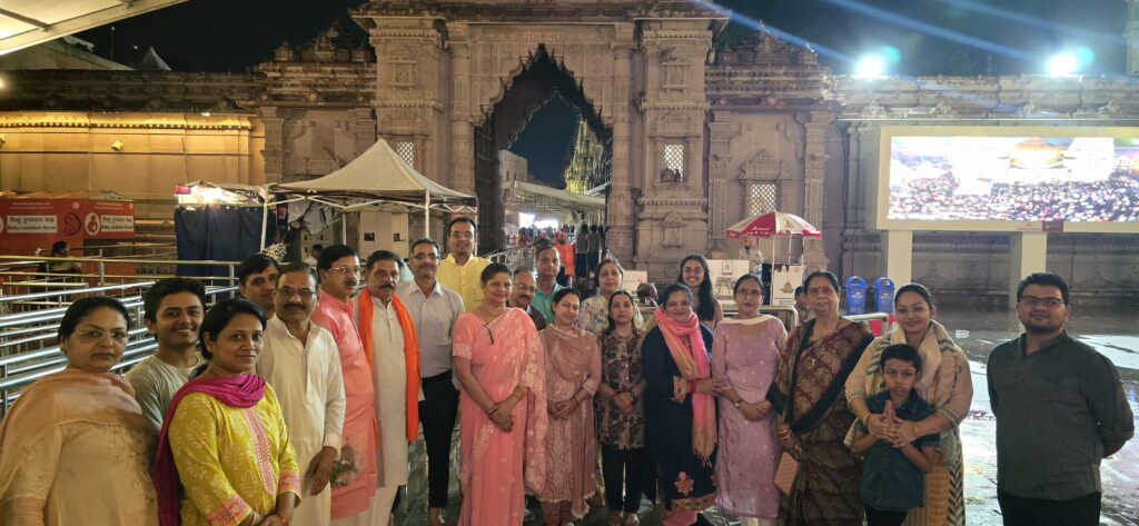 Rotary Club North : रोटरी क्लब ऑफ़ वाराणसी नॉर्थ ने किया बाबा विश्वनाथ की शयन आरती का दिव्य दर्शन Rotary Club North : रोटरी क्लब ऑफ़ वाराणसी नॉर्थ ने किया बाबा विश्वनाथ की शयन आरती का दिव्य दर्शन Rotary Club North : रोटरी क्लब ऑफ़ वाराणसी नॉर्थ ने किया बाबा विश्वनाथ की शयन आरती का दिव्य दर्शन