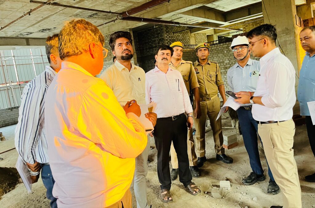 Varanasi DM : जिलाधिकारी ने बीएचयू में निर्माणाधीन परियोजनाओं का किया औचक निरीक्षण Varanasi DM : जिलाधिकारी ने बीएचयू में निर्माणाधीन परियोजनाओं का किया औचक निरीक्षण Varanasi DM : जिलाधिकारी ने बीएचयू में निर्माणाधीन परियोजनाओं का किया औचक निरीक्षण