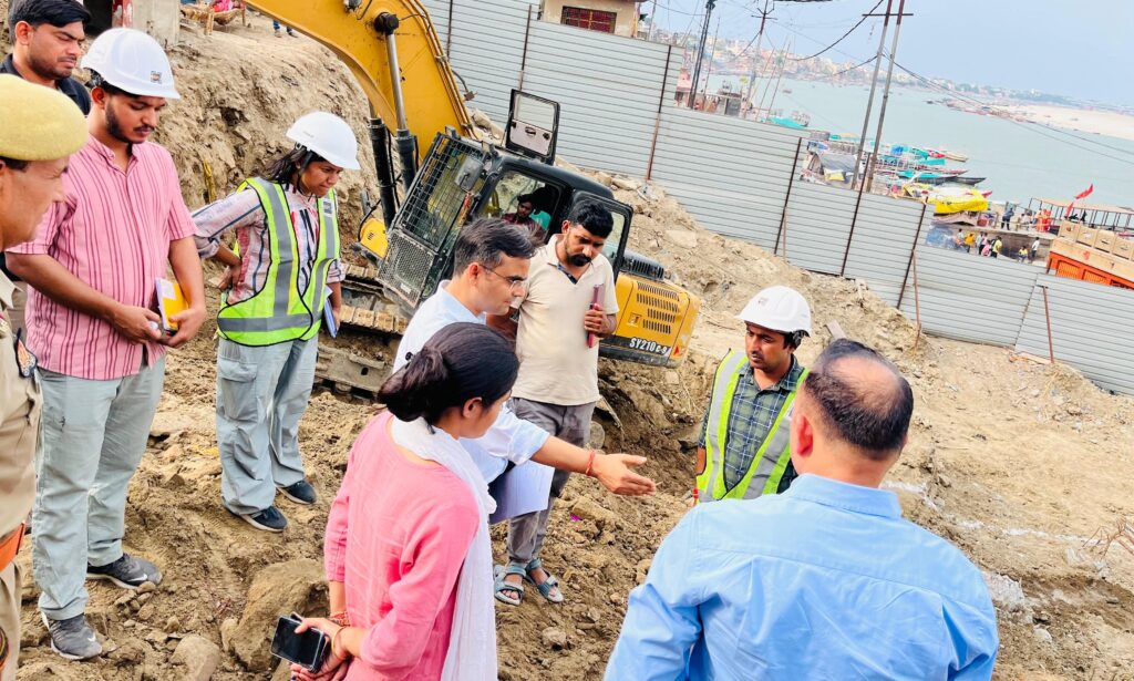 DM ने वाराणसी में निर्माणाधीन परियोजनाओं का किया औचक निरीक्षण, मणिकर्णिका घाट पर रिटेनिंग वॉल जल्द पूरा करने के निर्देश DM ने वाराणसी में निर्माणाधीन परियोजनाओं का किया औचक निरीक्षण, मणिकर्णिका घाट पर रिटेनिंग वॉल जल्द पूरा करने के निर्देश DM ने वाराणसी में निर्माणाधीन परियोजनाओं का किया औचक निरीक्षण, मणिकर्णिका घाट पर रिटेनिंग वॉल जल्द पूरा करने के निर्देश