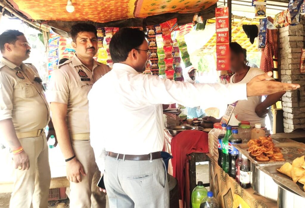 Vindhyachal Temple Corridor में धूम्रपान और तंबाकू पर प्रतिबंध,चेकिंग अभियान में 20 लोगों पर 7200 रुपये का जुर्माना Vindhyachal Temple Corridor