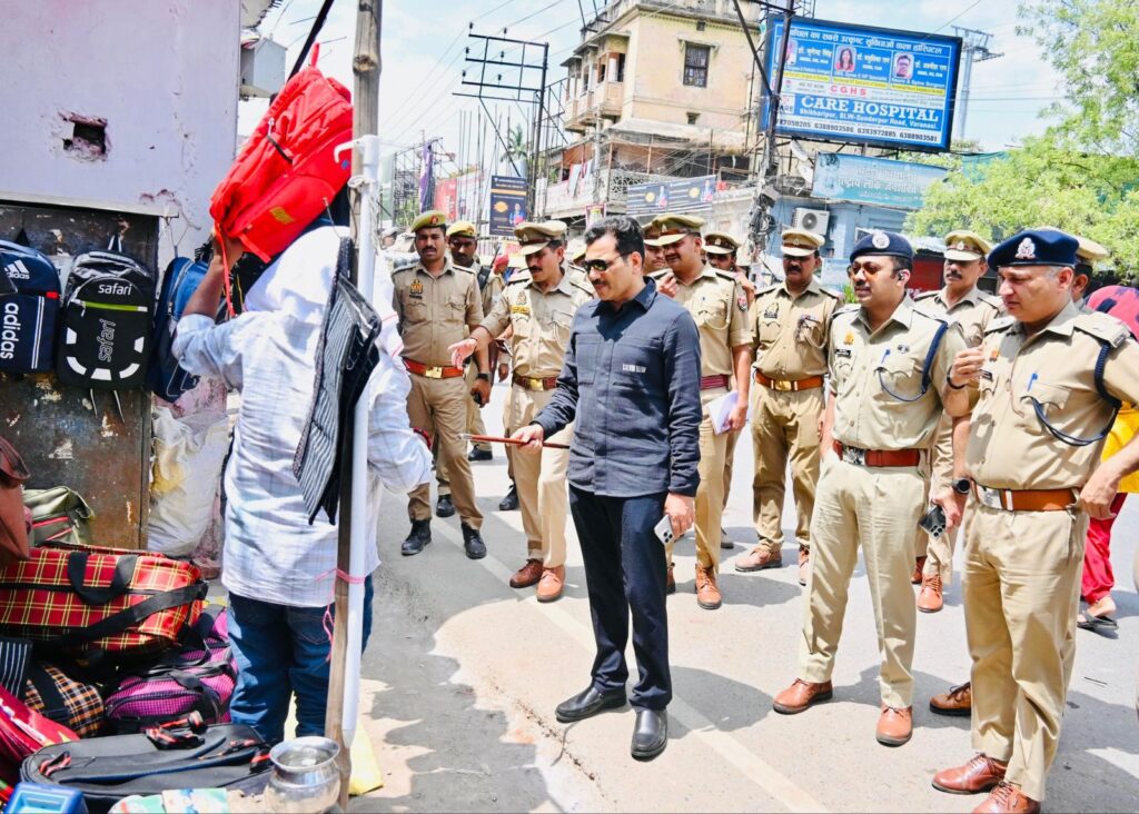 Police : पुलिस आयुक्त मोहित अग्रवाल ने वाराणसी में यातायात व्यवस्था सुधारने के लिए अभियान का किया निरीक्षण Police : पुलिस आयुक्त मोहित अग्रवाल ने वाराणसी में यातायात व्यवस्था सुधारने के लिए अभियान का किया निरीक्षण Police : पुलिस आयुक्त मोहित अग्रवाल ने वाराणसी में यातायात व्यवस्था सुधारने के लिए अभियान का किया निरीक्षण