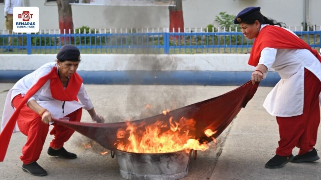 बरेका Mock Drill 2025: आपदा प्रबंधन में 100% तैयारी का प्रदर्शन, बरेका में हुआ युद्ध जैसी स्थिति का अभ्यास बरेका Mock Drill 2025: आपदा प्रबंधन में 100% तैयारी का प्रदर्शन, बरेका में हुआ युद्ध जैसी स्थिति का अभ्यास बरेका Mock Drill 2025: आपदा प्रबंधन में 100% तैयारी का प्रदर्शन, बरेका में हुआ युद्ध जैसी स्थिति का अभ्यास