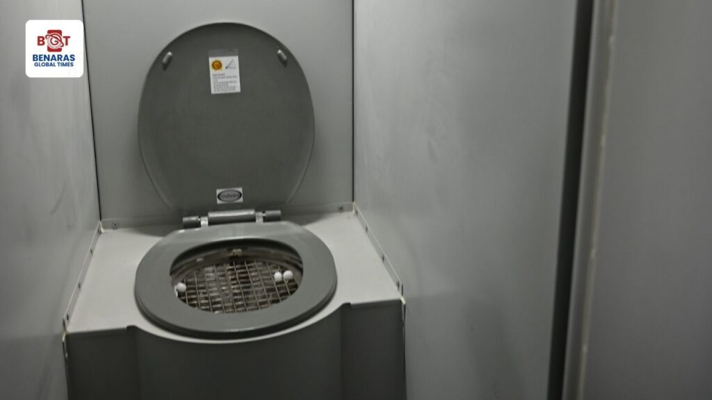 WAG-9 Locomotive में Waterless Urinal सिस्टम की शुरुआत: Banaras Locomotive Works का पर्यावरण हितैषी कदम WAG-9 Locomotive में Waterless Urinal सिस्टम की शुरुआत: Banaras Locomotive Works का पर्यावरण हितैषी कदम WAG-9 Locomotive में Waterless Urinal सिस्टम की शुरुआत: Banaras Locomotive Works का पर्यावरण हितैषी कदम