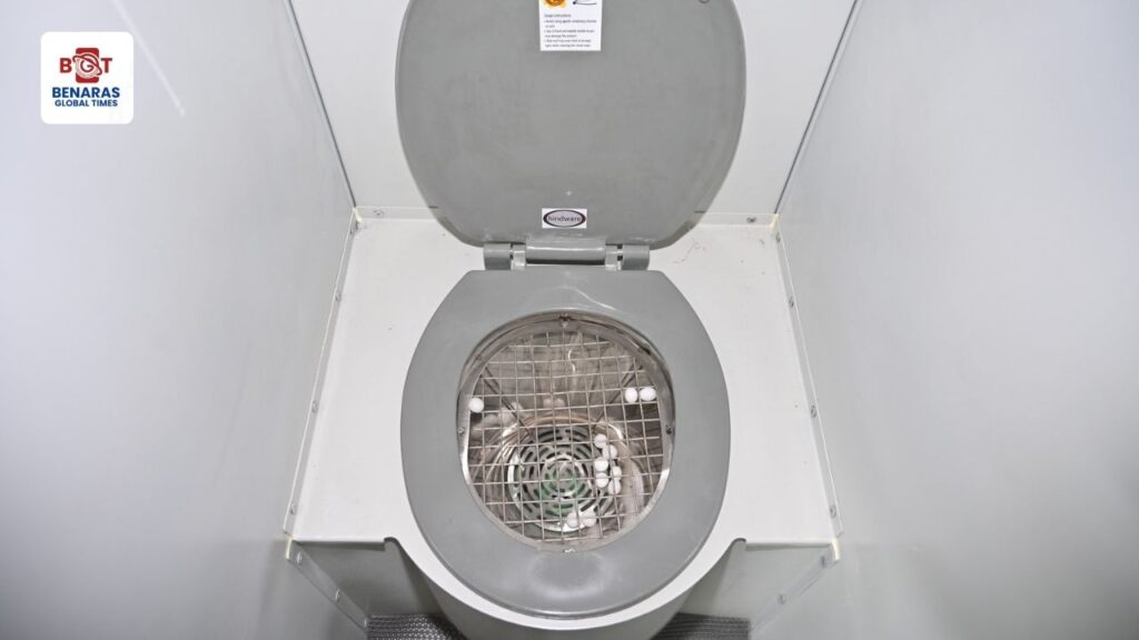 WAG-9 Locomotive में Waterless Urinal सिस्टम की शुरुआत: Banaras Locomotive Works का पर्यावरण हितैषी कदम WAG-9 Locomotive में Waterless Urinal सिस्टम की शुरुआत: Banaras Locomotive Works का पर्यावरण हितैषी कदम WAG-9 Locomotive में Waterless Urinal सिस्टम की शुरुआत: Banaras Locomotive Works का पर्यावरण हितैषी कदम
