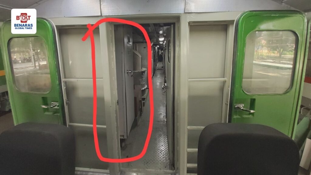 WAG-9 Locomotive में Waterless Urinal सिस्टम की शुरुआत: Banaras Locomotive Works का पर्यावरण हितैषी कदम WAG-9 Locomotive में Waterless Urinal सिस्टम की शुरुआत: Banaras Locomotive Works का पर्यावरण हितैषी कदम WAG-9 Locomotive में Waterless Urinal सिस्टम की शुरुआत: Banaras Locomotive Works का पर्यावरण हितैषी कदम