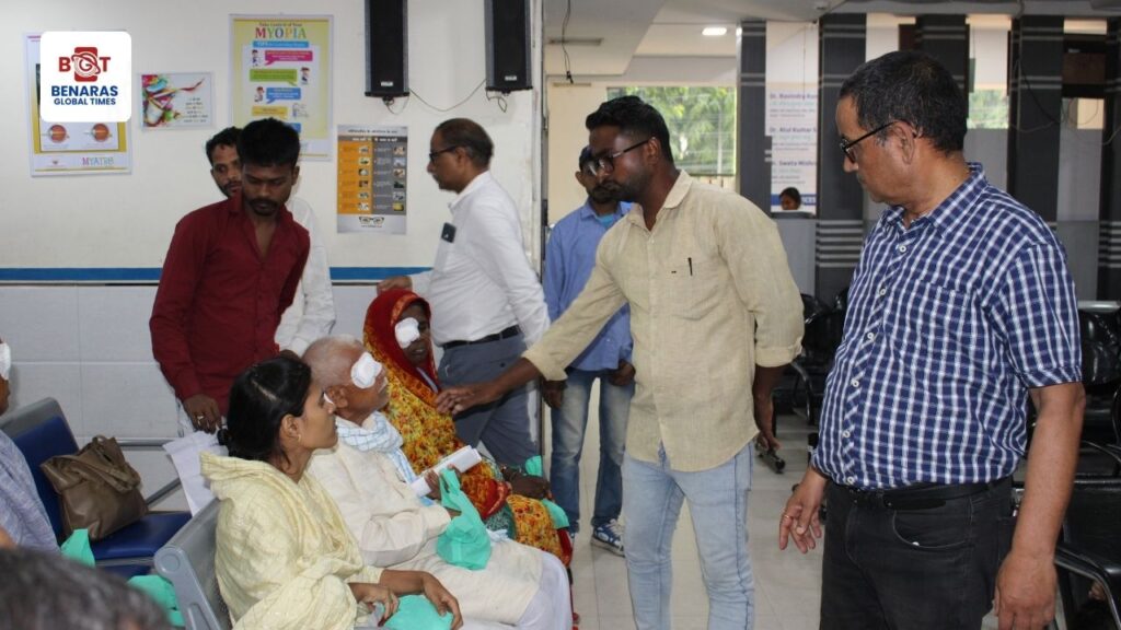 4 ज़रूरतमंदों की आंखों में लौटी रोशनी: RK Netralaya में डॉ. आयुषी ओझा ने किए निःशुल्क मोतियाबिंद ऑपरेशन 4 ज़रूरतमंदों की आंखों में लौटी रोशनी: RK Netralaya में डॉ. आयुषी ओझा ने किए निःशुल्क मोतियाबिंद ऑपरेशन 4 ज़रूरतमंदों की आंखों में लौटी रोशनी: RK Netralaya में डॉ. आयुषी ओझा ने किए निःशुल्क मोतियाबिंद ऑपरेशन