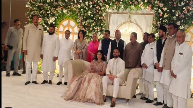 Rinku Singh-Priya Engagement : क्रिकेटर रिंकू सिंह और सांसद प्रिया सरोज की हुई सगाई, एक-दूसरे का हाथ पकड़े आए नजर Rinku Singh-Priya Engagement : क्रिकेटर रिंकू सिंह और सांसद प्रिया सरोज की हुई सगाई, एक-दूसरे का हाथ पकड़े आए नजर Rinku Singh-Priya Engagement : क्रिकेटर रिंकू सिंह और सांसद प्रिया सरोज की हुई सगाई, एक-दूसरे का हाथ पकड़े आए नजर