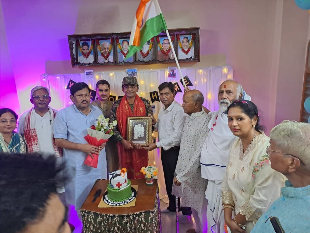 Operation Sindoor के हीरो कैप्टन डॉ. उत्कर्ष सारड़ा का वाराणसी में भव्य स्वागत Operation Sindoor के हीरो कैप्टन डॉ. उत्कर्ष सारड़ा का वाराणसी में भव्य स्वागत Operation Sindoor के हीरो कैप्टन डॉ. उत्कर्ष सारड़ा का वाराणसी में भव्य स्वागत