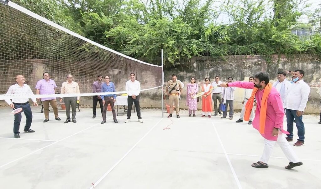 UP Govt : मंत्री डॉ. दयाशंकर मिश्र ने किया फार्मेसी भवन का भूमि पूजन, सीबीसी मशीन और बैडमिंटन कोर्ट का किया लोकार्पण UP Govt : मंत्री डॉ. दयाशंकर मिश्र ने किया फार्मेसी भवन का भूमि पूजन, सीबीसी मशीन और बैडमिंटन कोर्ट का किया लोकार्पण UP Govt : मंत्री डॉ. दयाशंकर मिश्र ने किया फार्मेसी भवन का भूमि पूजन, सीबीसी मशीन और बैडमिंटन कोर्ट का किया लोकार्पण
