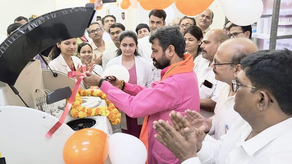 UP Govt : मंत्री डॉ. दयाशंकर मिश्र ने किया फार्मेसी भवन का भूमि पूजन, सीबीसी मशीन और बैडमिंटन कोर्ट का किया लोकार्पण UP Govt : मंत्री डॉ. दयाशंकर मिश्र ने किया फार्मेसी भवन का भूमि पूजन, सीबीसी मशीन और बैडमिंटन कोर्ट का किया लोकार्पण UP Govt : मंत्री डॉ. दयाशंकर मिश्र ने किया फार्मेसी भवन का भूमि पूजन, सीबीसी मशीन और बैडमिंटन कोर्ट का किया लोकार्पण