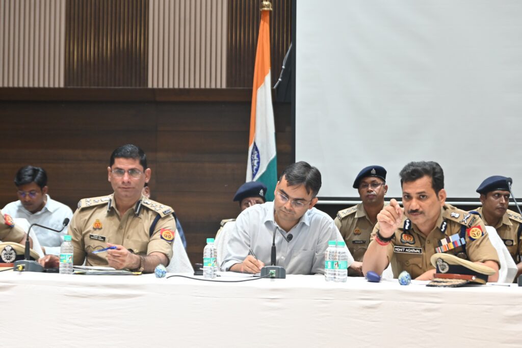 Varanasi : गंगा दशहरा और बकरीद को शांतिपूर्ण ढंग से मनाने के लिए शांति समिति की बैठक Varanasi : गंगा दशहरा और बकरीद को शांतिपूर्ण ढंग से मनाने के लिए शांति समिति की बैठक Varanasi : गंगा दशहरा और बकरीद को शांतिपूर्ण ढंग से मनाने के लिए शांति समिति की बैठक